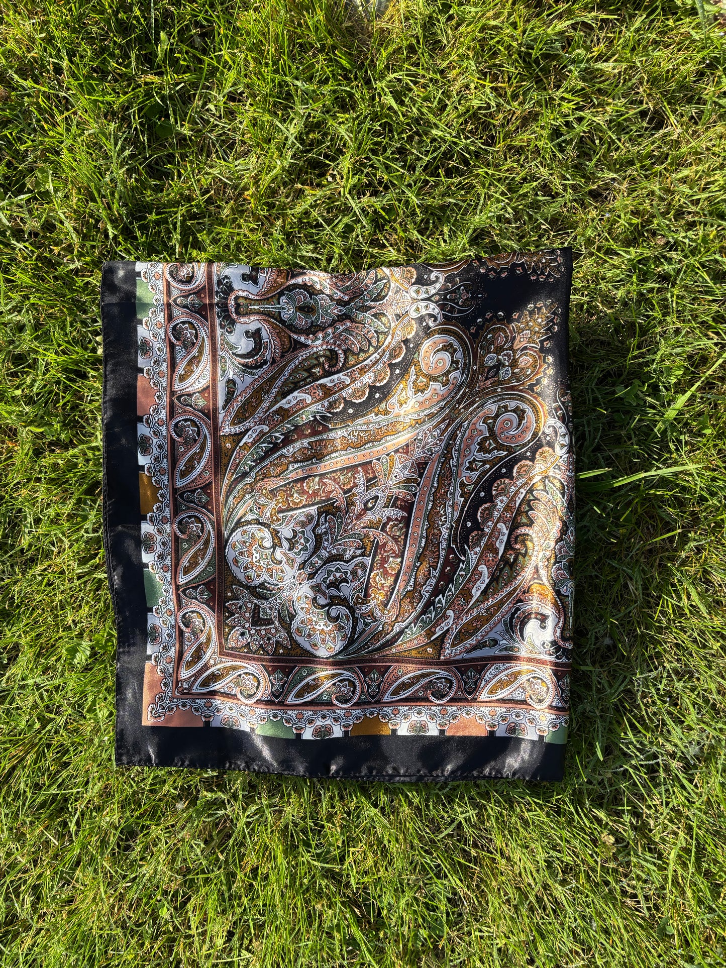 Black Full Paisley Pattern Headwrap