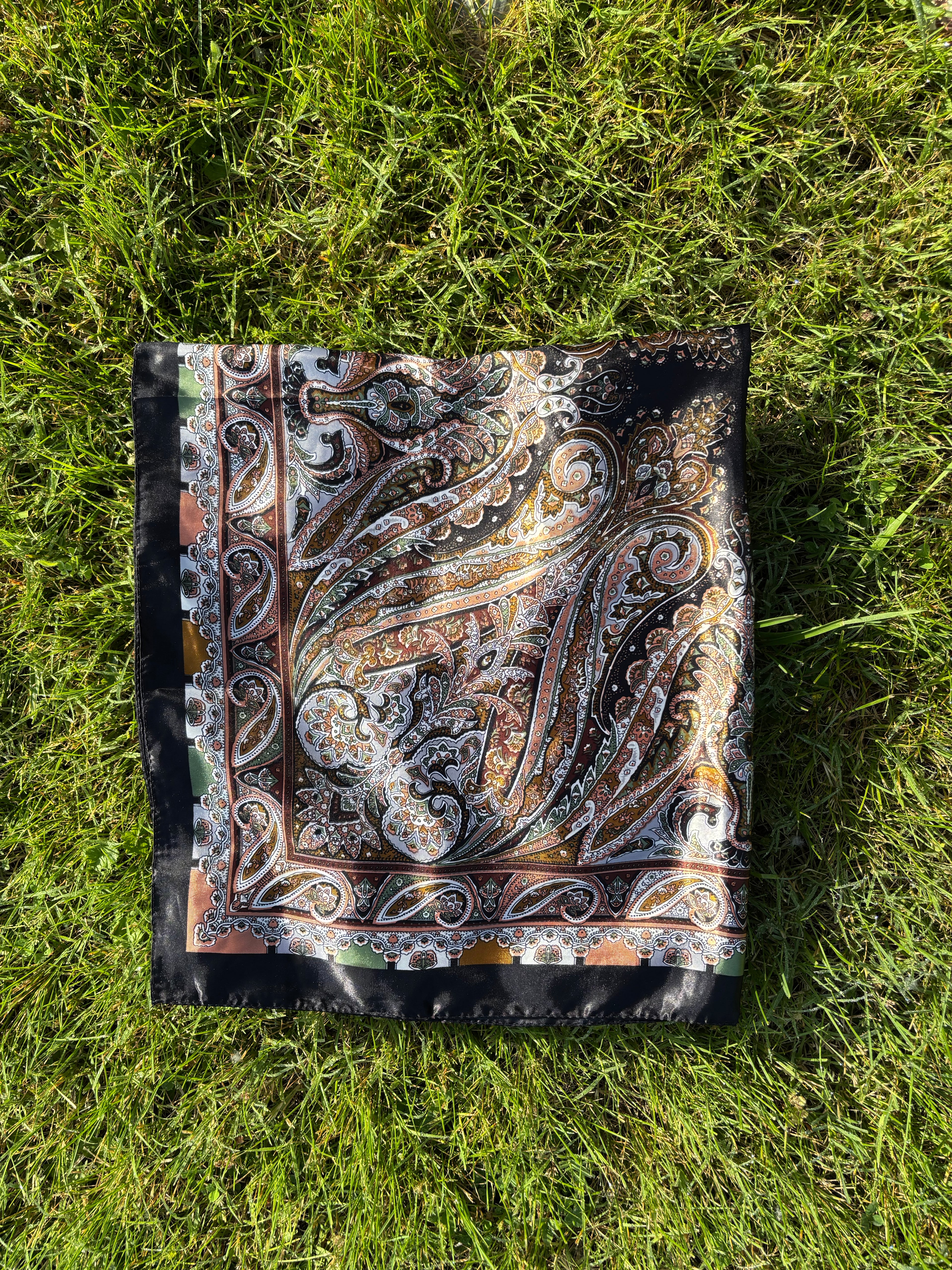 Black Full Paisley Pattern Headwrap